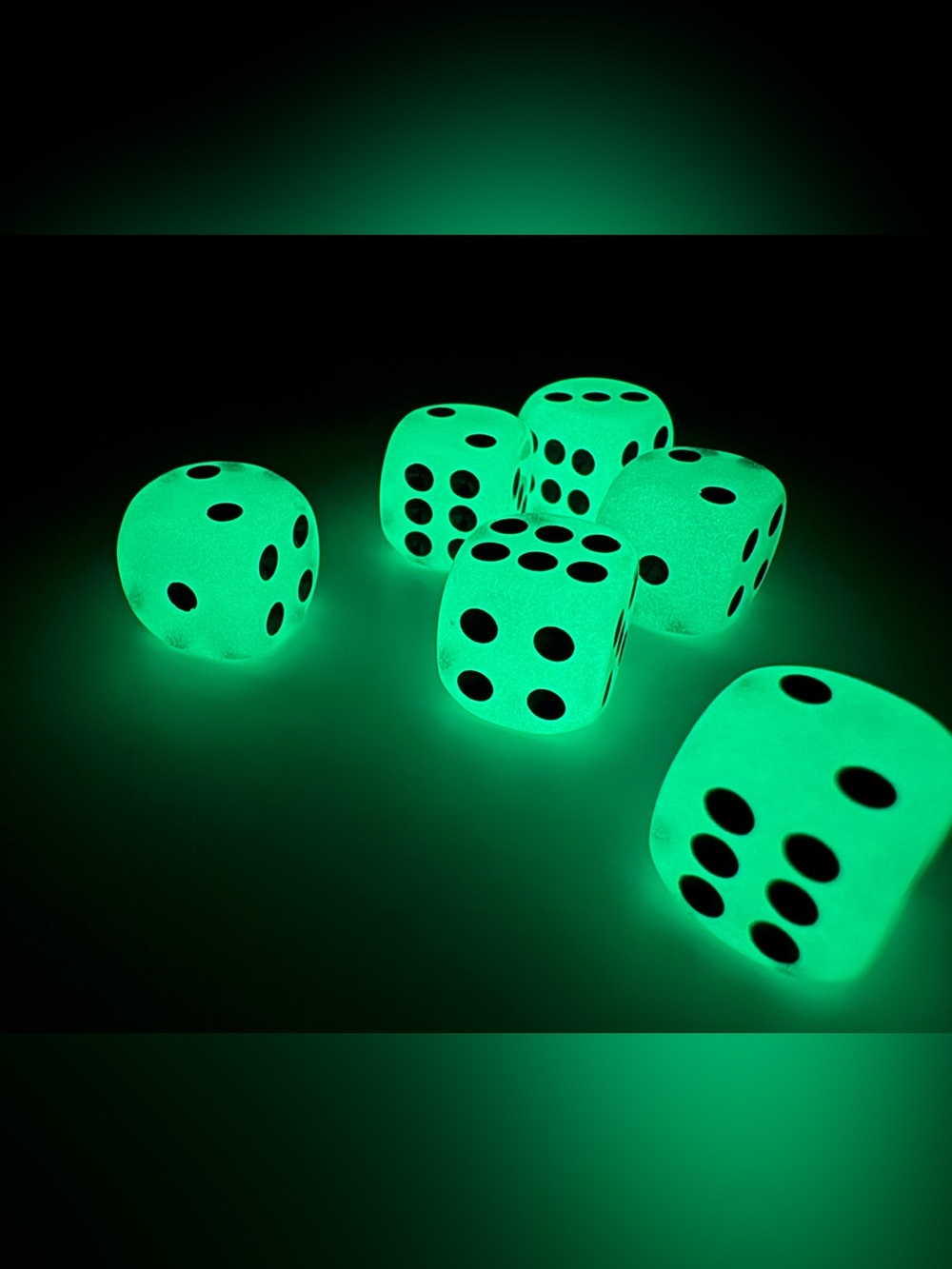 Set of 6 Glow in the Dark Green Plastic D6 Dice for Dice Games